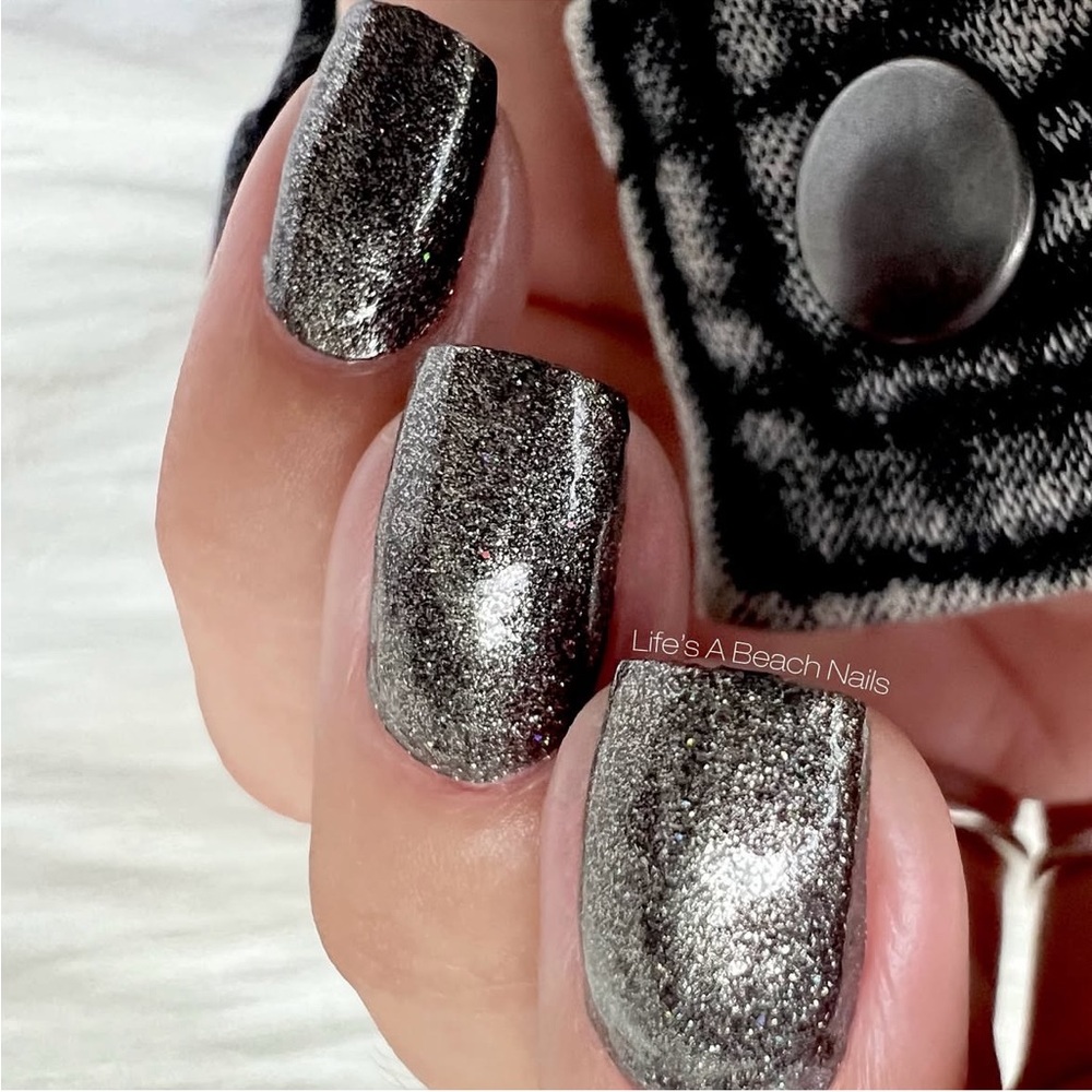 *Retired* Color Street: Hypnotic Hematite | Deep Silver Metallic Gray Winter - Picture 2 of 11